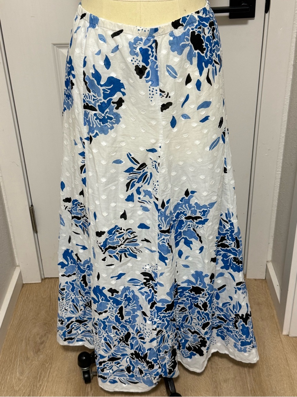 XL Blue Floral Skirt - Great Condition